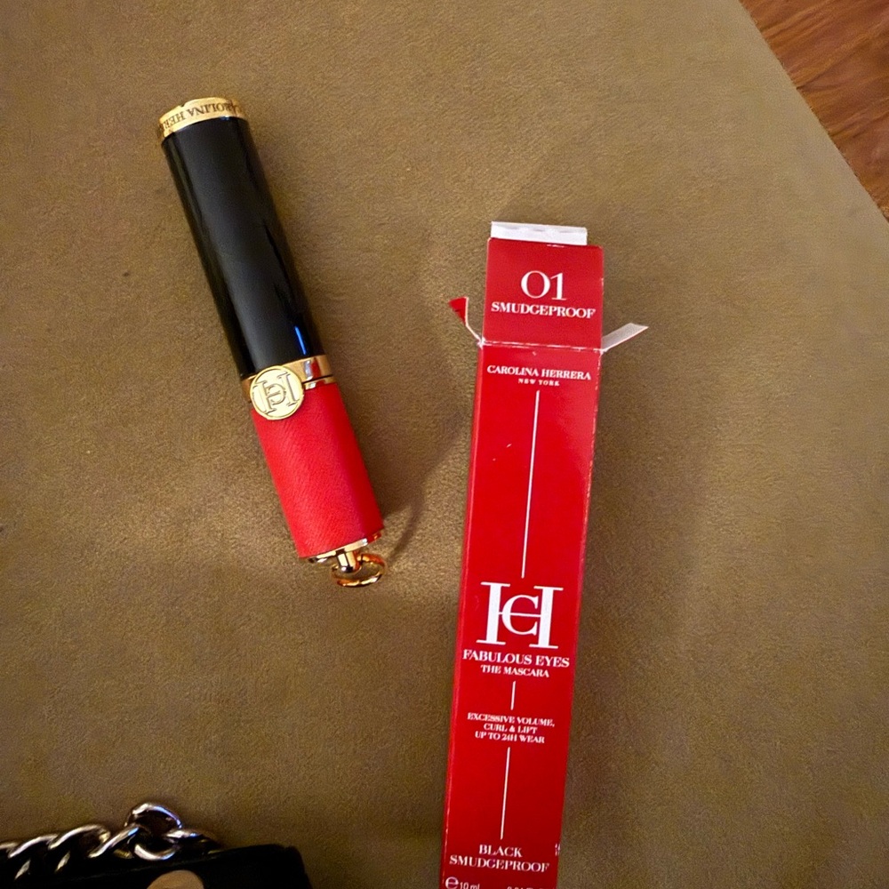 Carolina Herrera CH Fabulous Eyes The Mascara in Smudgeproof Black